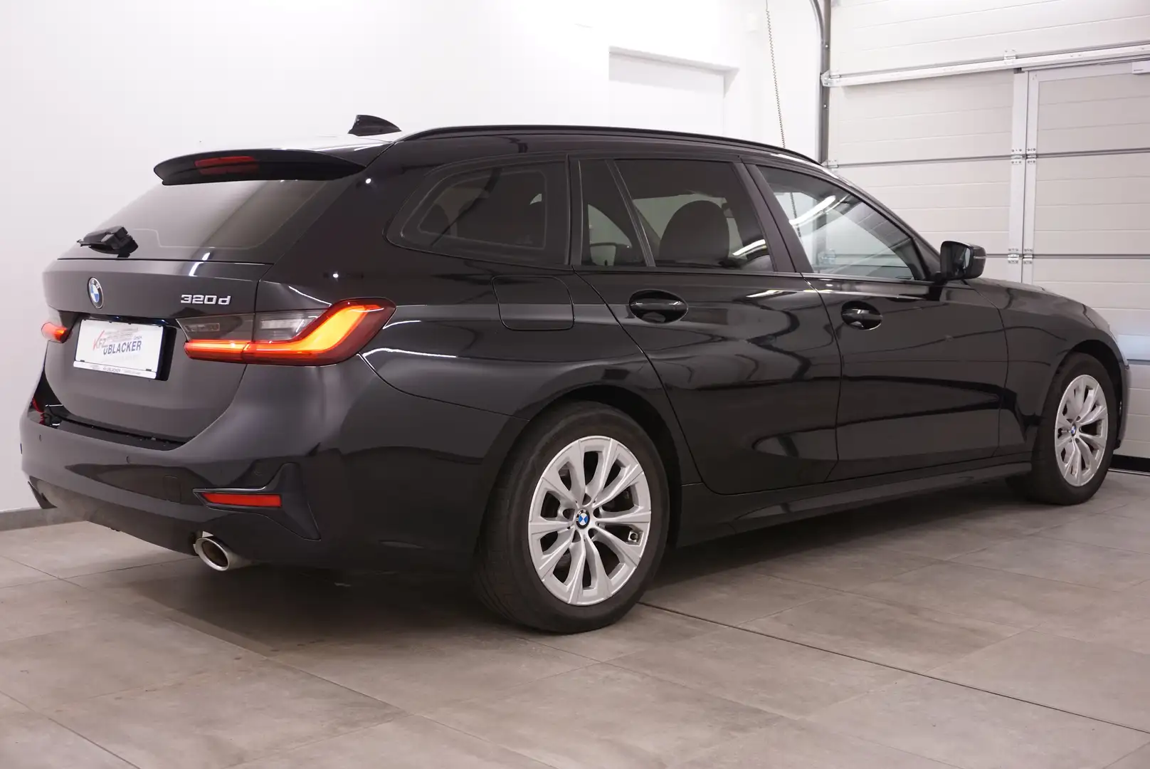 BMW 320 d Sport // Anhängervorr. // Ambientebeleuchtung Zwart - 2