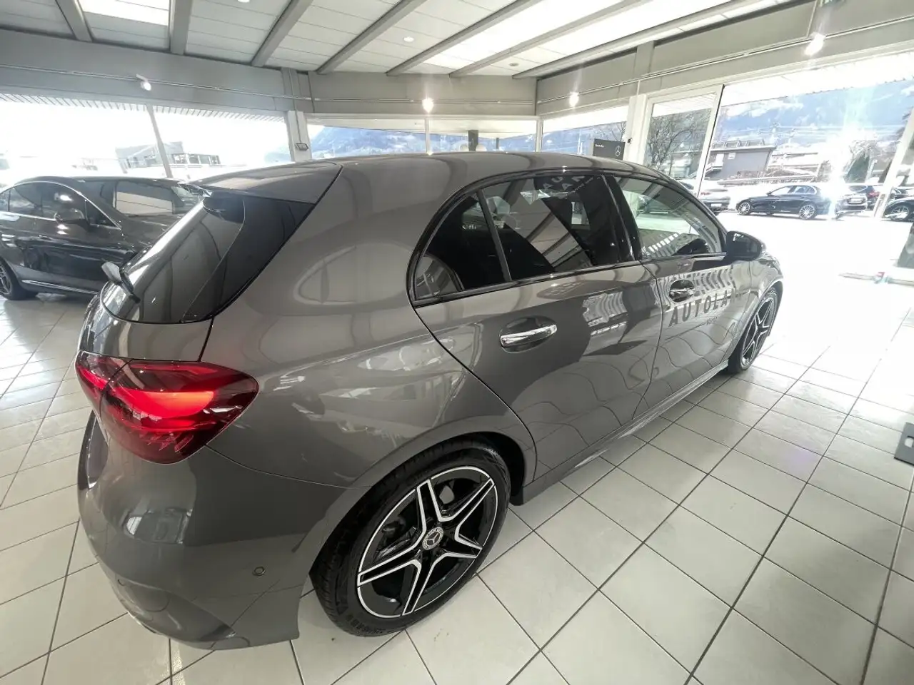 Miniature 8