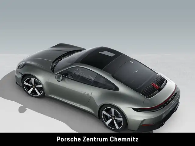 Porsche 911 view 4