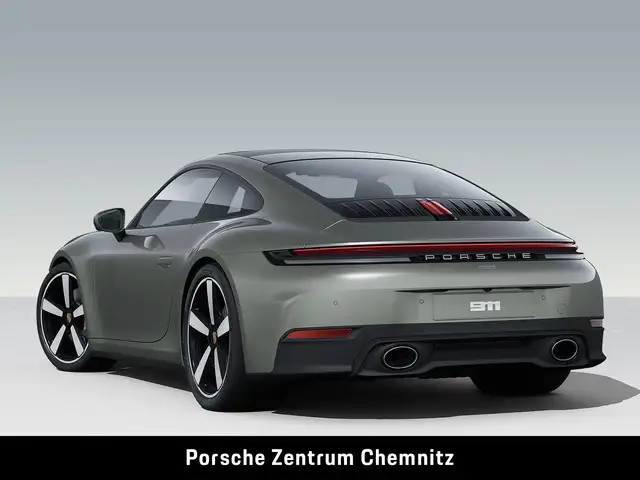 Porsche 911 view 3