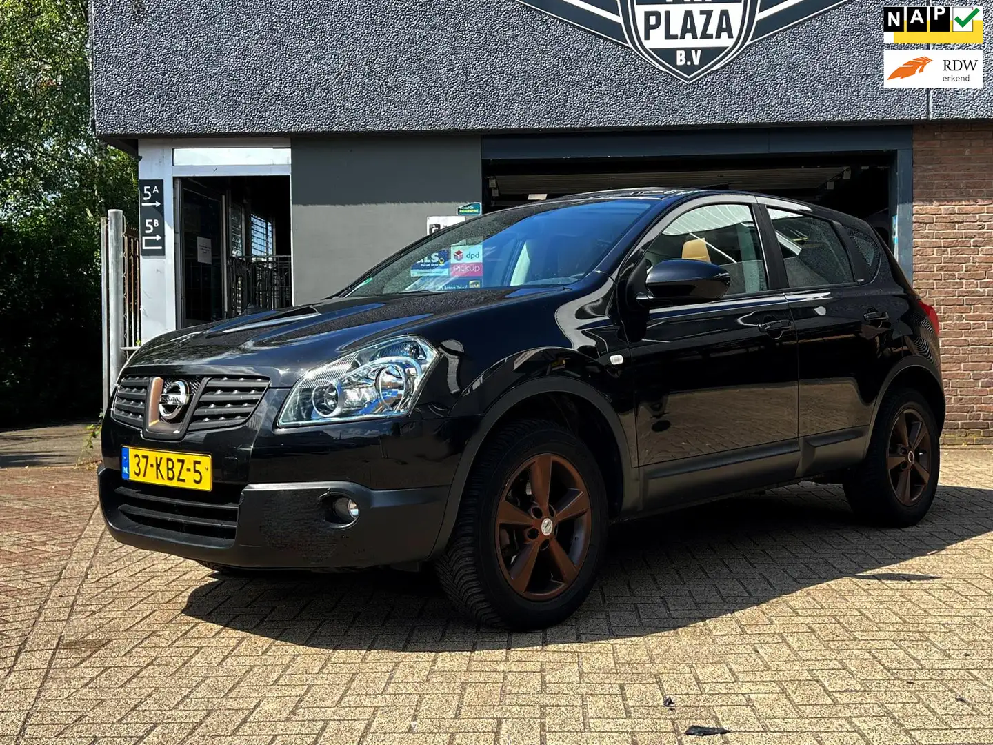 Nissan Qashqai 2.0 Acenta Schuifdak_Leder_Camera_Clima Zwart - 1