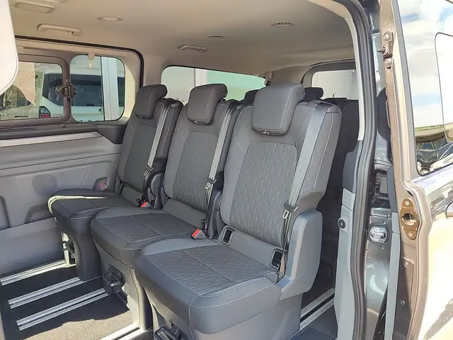 Ford Tourneo Custom Bus 2,0 EcoBlue 320 L2H1 FWD Titanium Ansicht 9