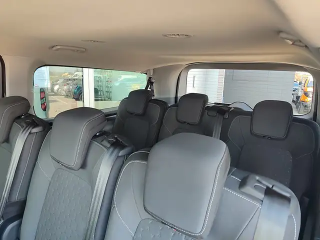 Ford Tourneo Custom Bus 2,0 EcoBlue 320 L2H1 FWD Titanium Ansicht 10