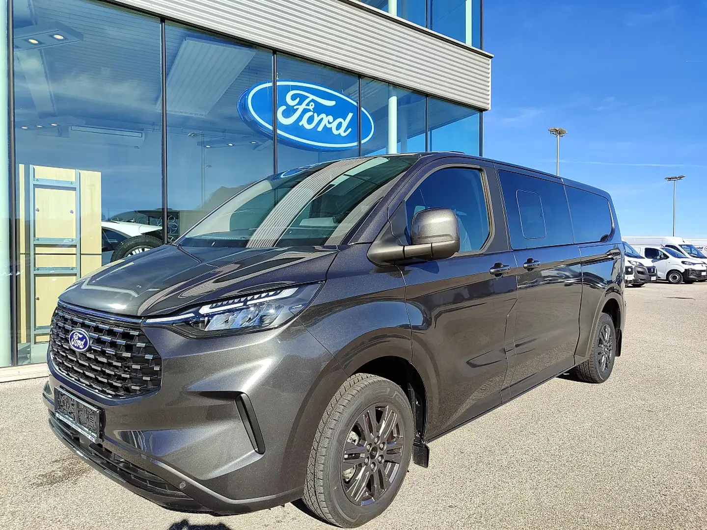 Ford Tourneo Custom Bus 2,0 EcoBlue 320 L2H1 FWD Titanium Grau - 1