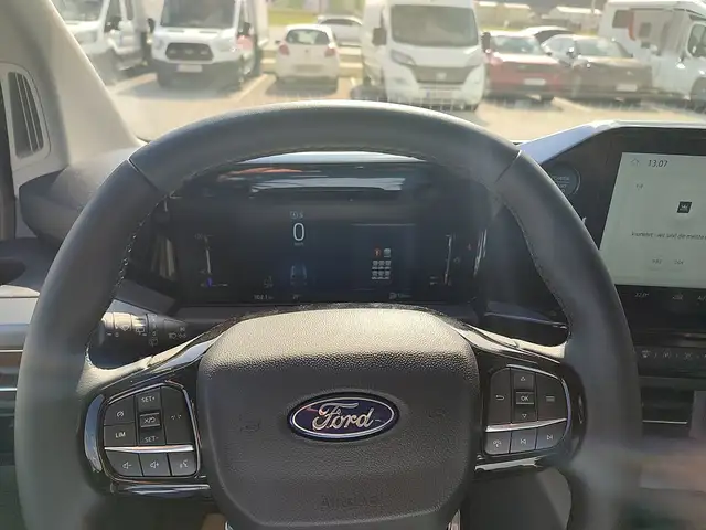 Ford Tourneo Custom Bus 2,0 EcoBlue 320 L2H1 FWD Titanium Ansicht 13