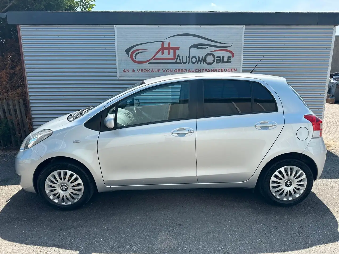 Toyota Yaris 1,3l KLIMA... Zilver - 2