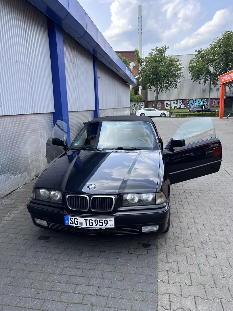 BMW 320 320i - 1