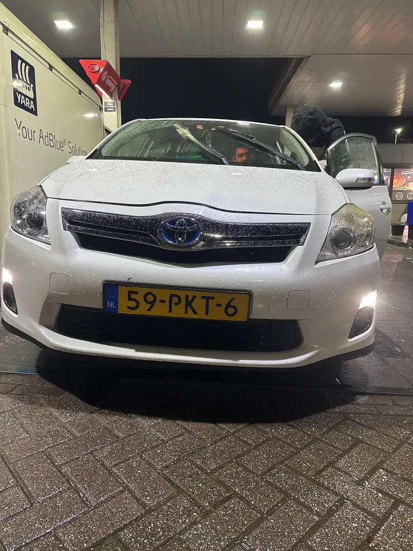Toyota Auris 1.8 Hybrid Executive - 1