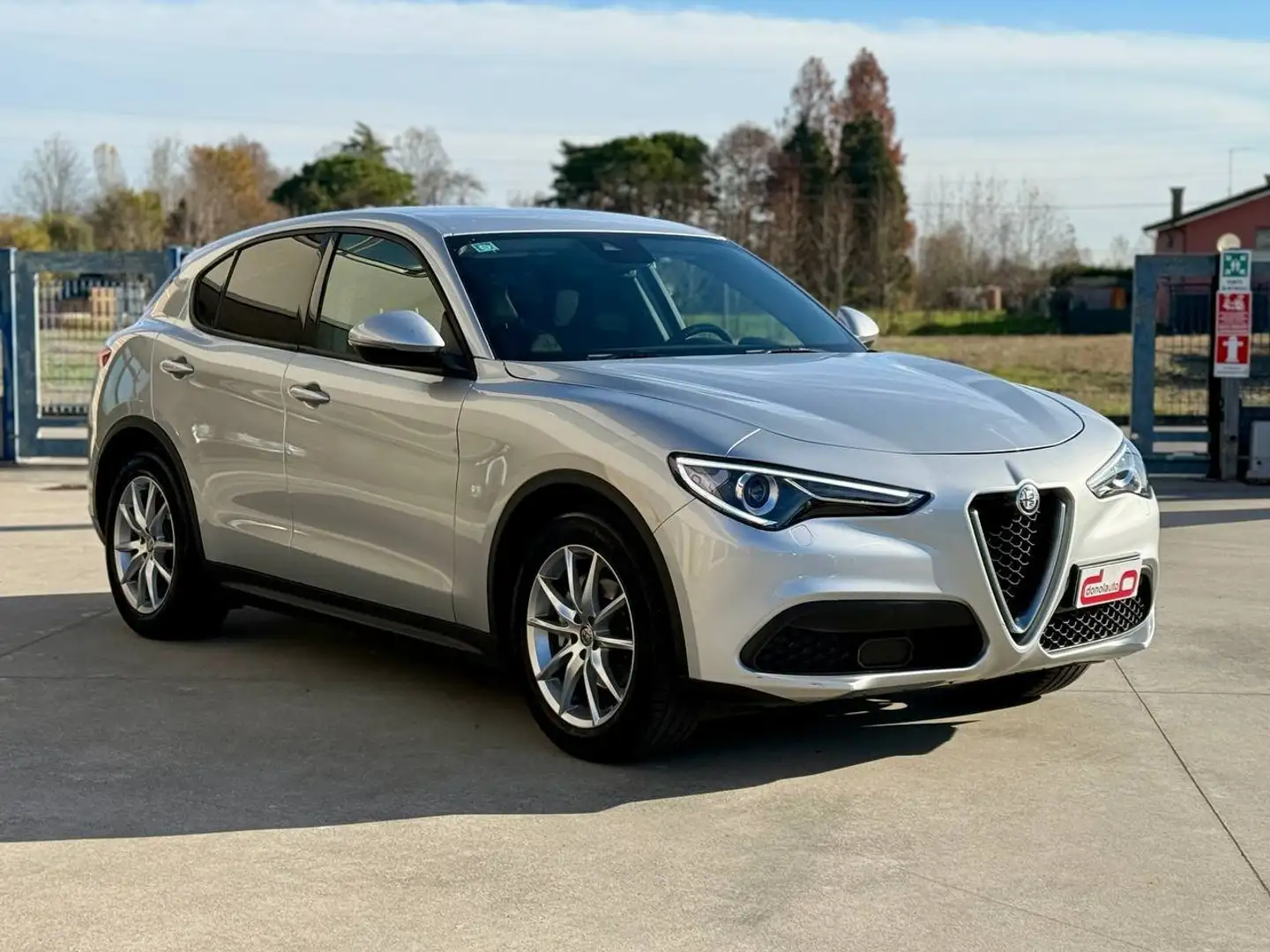Alfa Romeo Stelvio Stelvio 2.2 t Business rwd 160cv AT8 *PERFETTA* Argento - 1