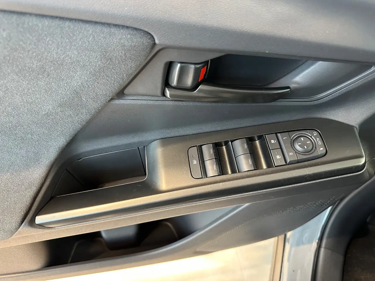 Toyota C-HR + W Lounge ACC+LED+Navi+Pano+SD+SHZ+2xKlima 13