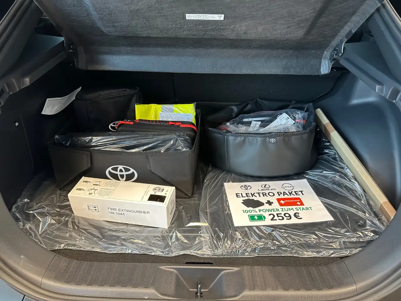 Toyota C-HR + W Lounge ACC+LED+Navi+Pano+SD+SHZ+2xKlima 14