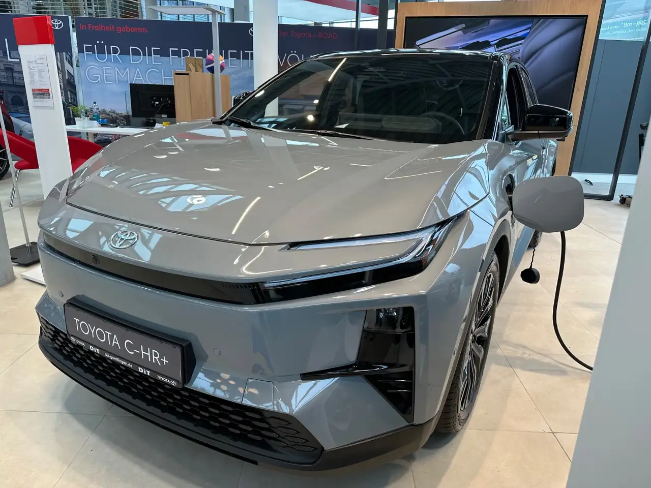 Toyota C-HR + W Lounge ACC+LED+Navi+Pano+SD+SHZ+2xKlima