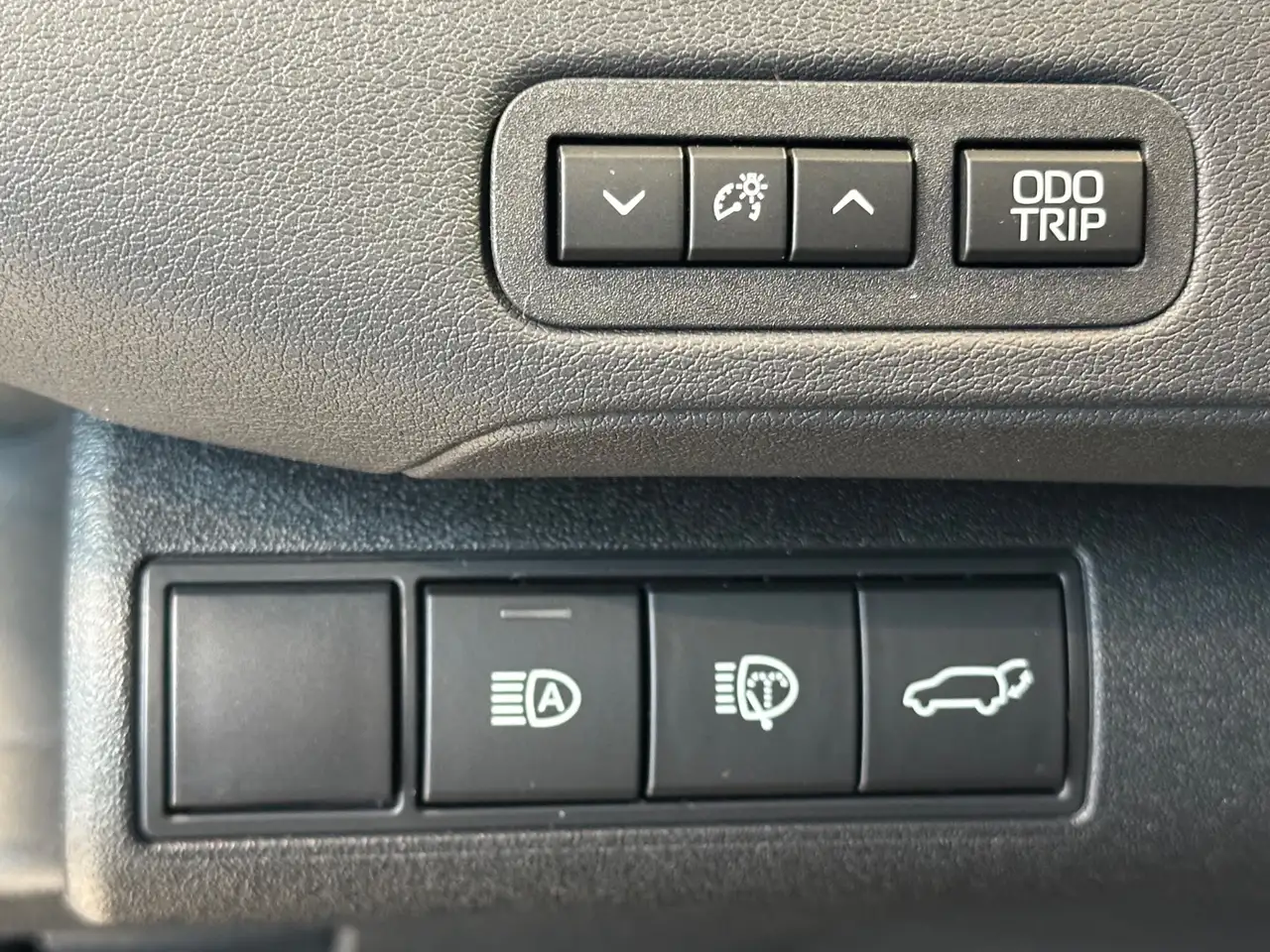 Toyota C-HR + W Lounge ACC+LED+Navi+Pano+SD+SHZ+2xKlima 12
