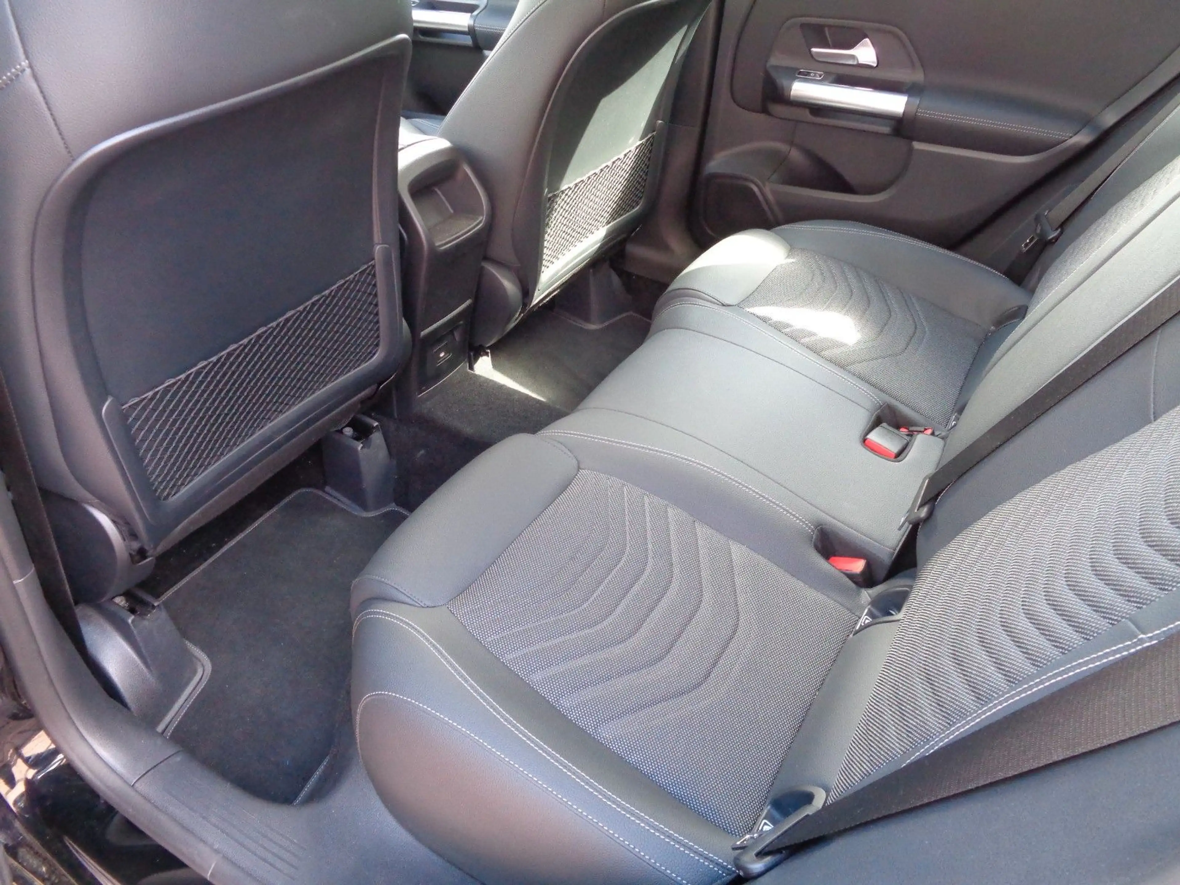 Mercedes-Benz B 250 e,AHK,MEMORY,PANO,LED,NP:57.905,-EURO — photo 8