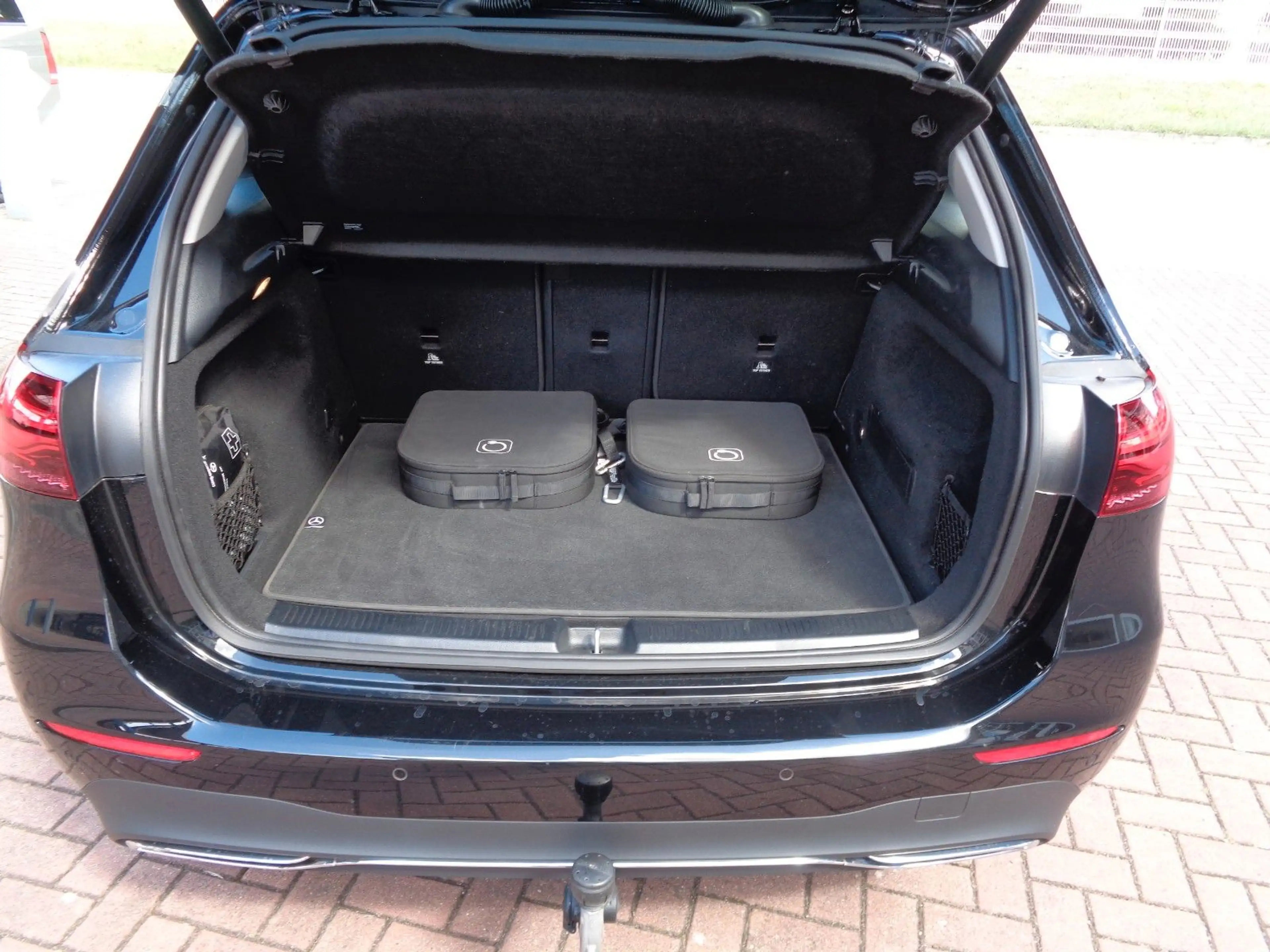 Mercedes-Benz B 250 e,AHK,MEMORY,PANO,LED,NP:57.905,-EURO — photo 7