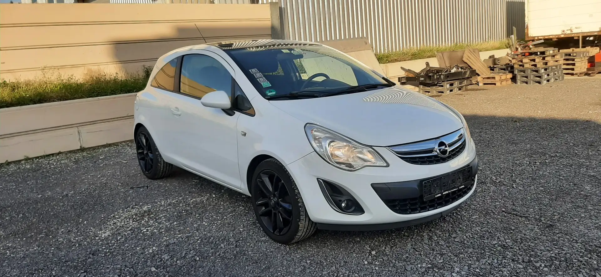 Opel Corsa Color Edition Weiß - 1