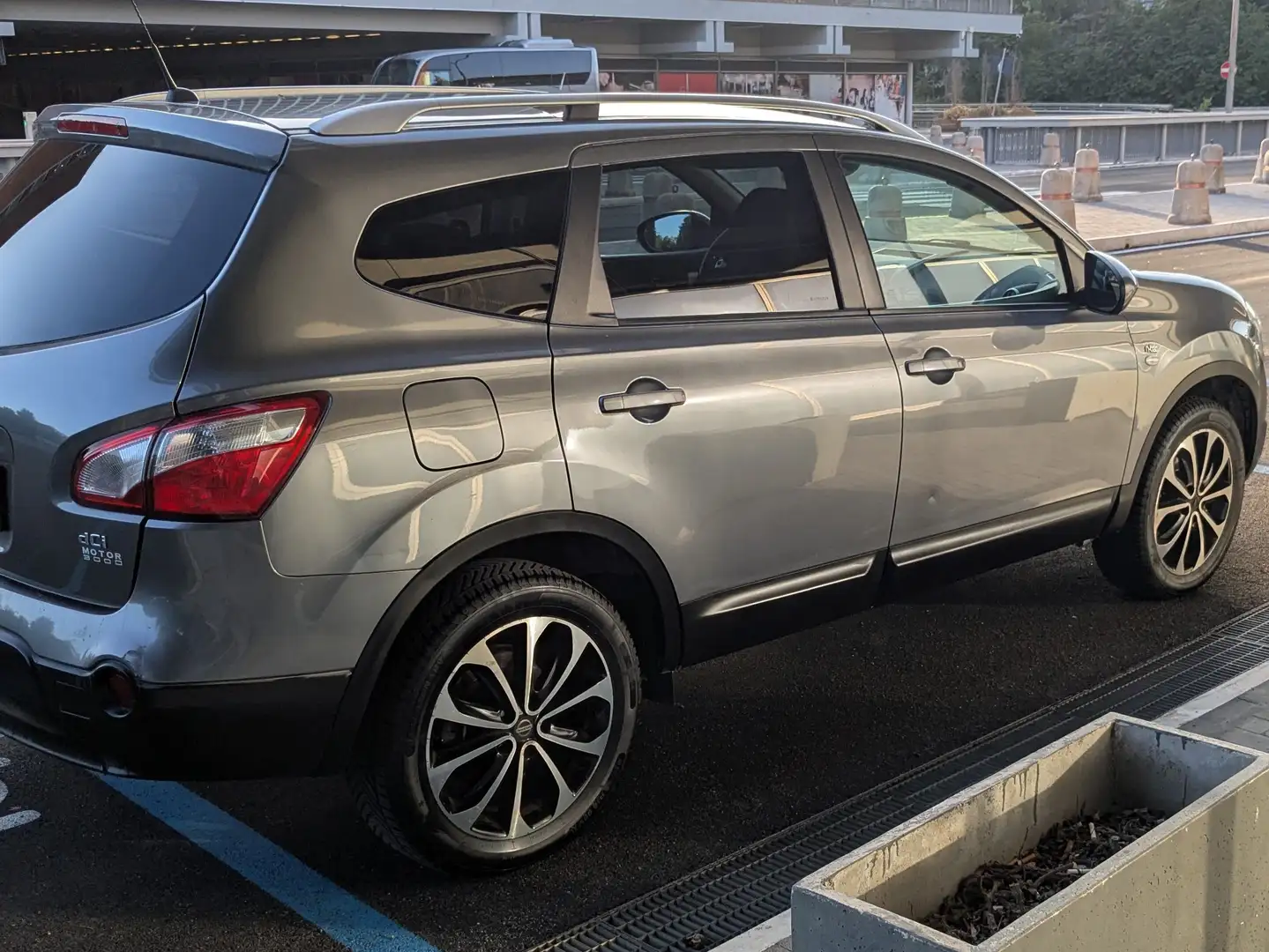 Nissan Qashqai+2 Tecna 2WD - 7 posti - Tekna Grigio - 2