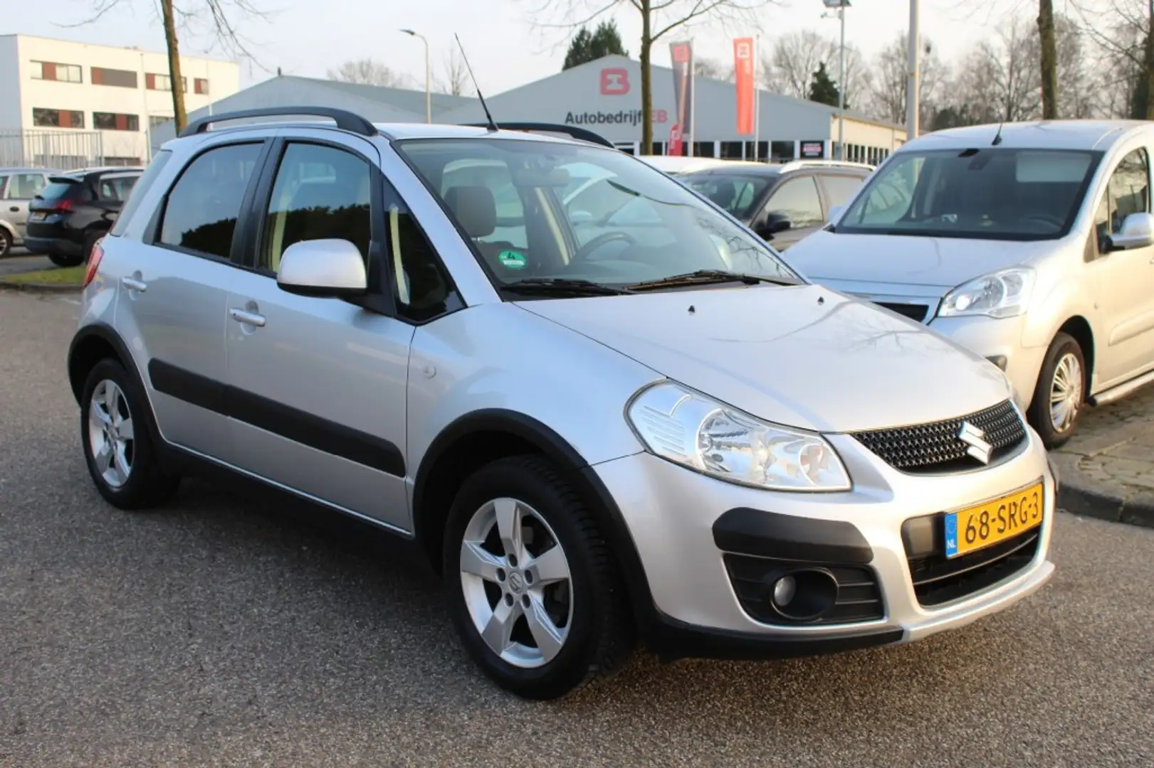 Suzuki SX4 1.6 EXCLUSIVE Automaat Gris - 2