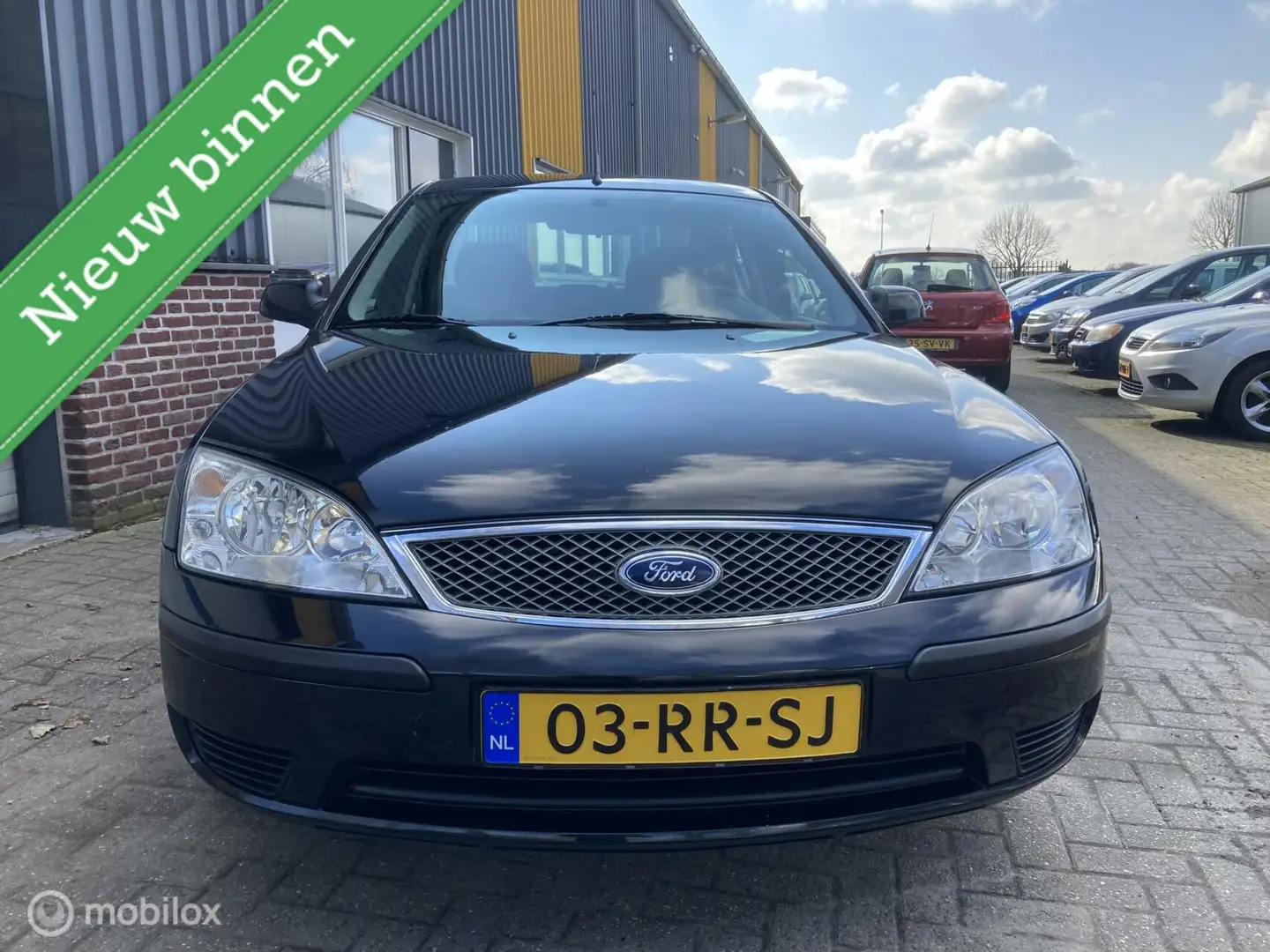 Ford Mondeo 1.8-16V Ambiente TREKHAAK! Schwarz - 2