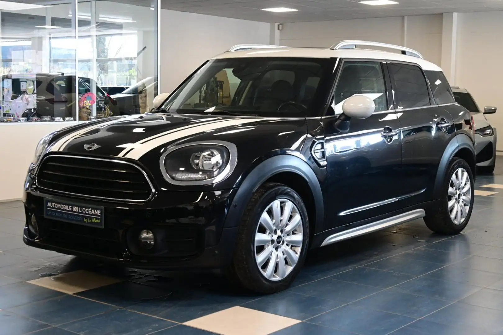 MINI Cooper Countryman F60 150 ch Cooper D Noir - 1