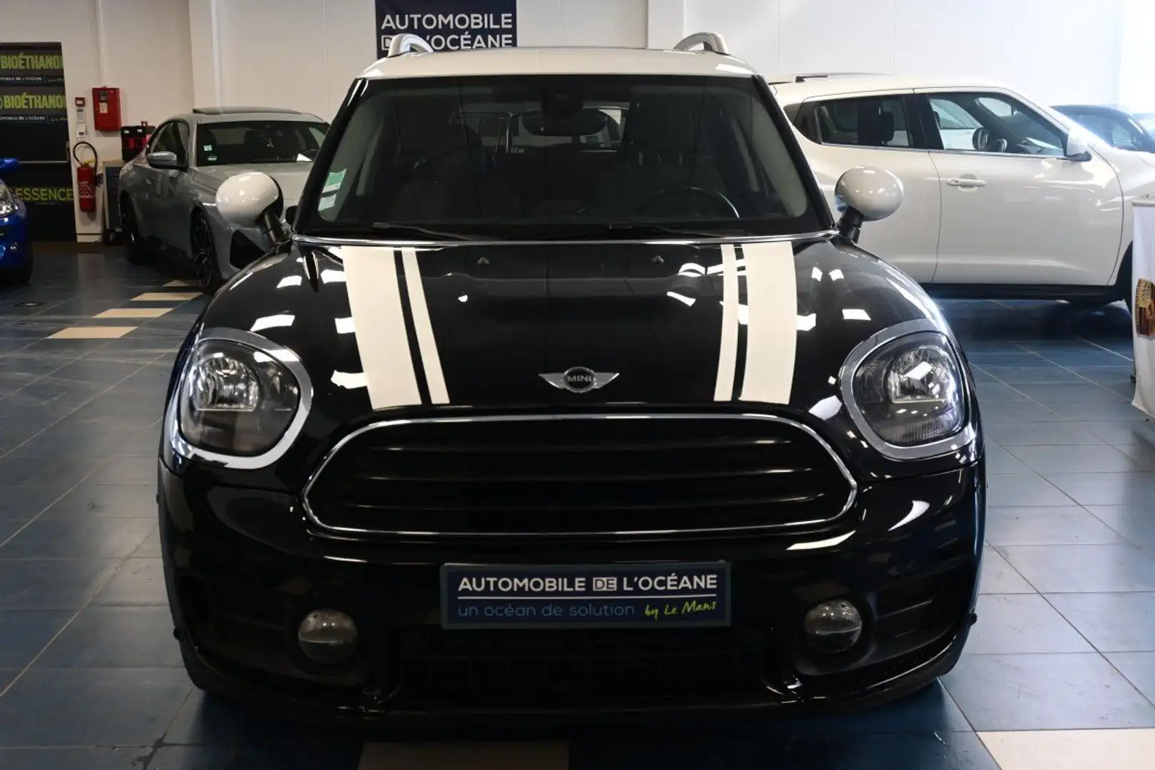 MINI Cooper Countryman F60 150 ch Cooper D Noir - 2
