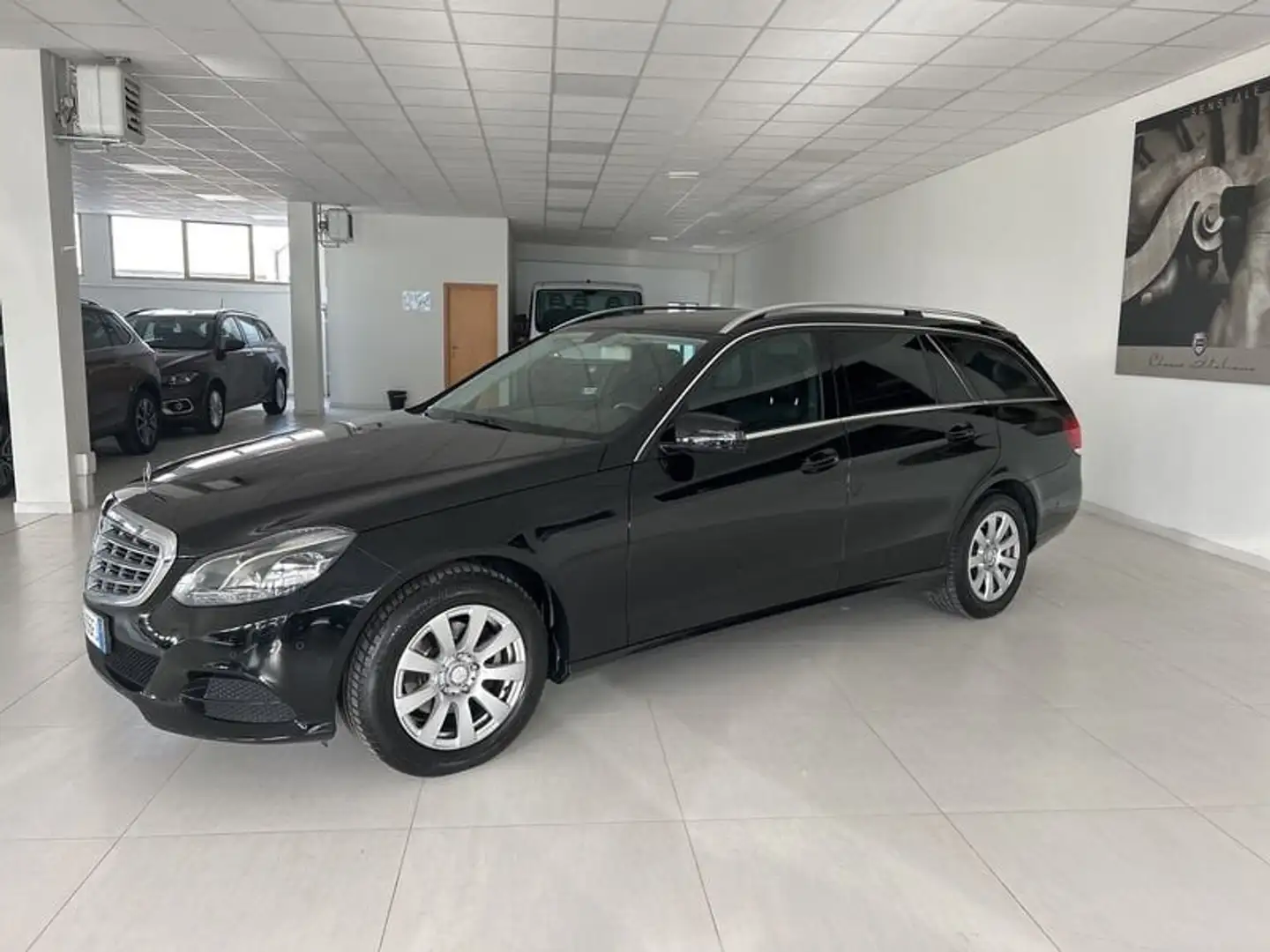 Mercedes-Benz E 200 E 200BlueTEC S.W. Automatic Premium Black - 1