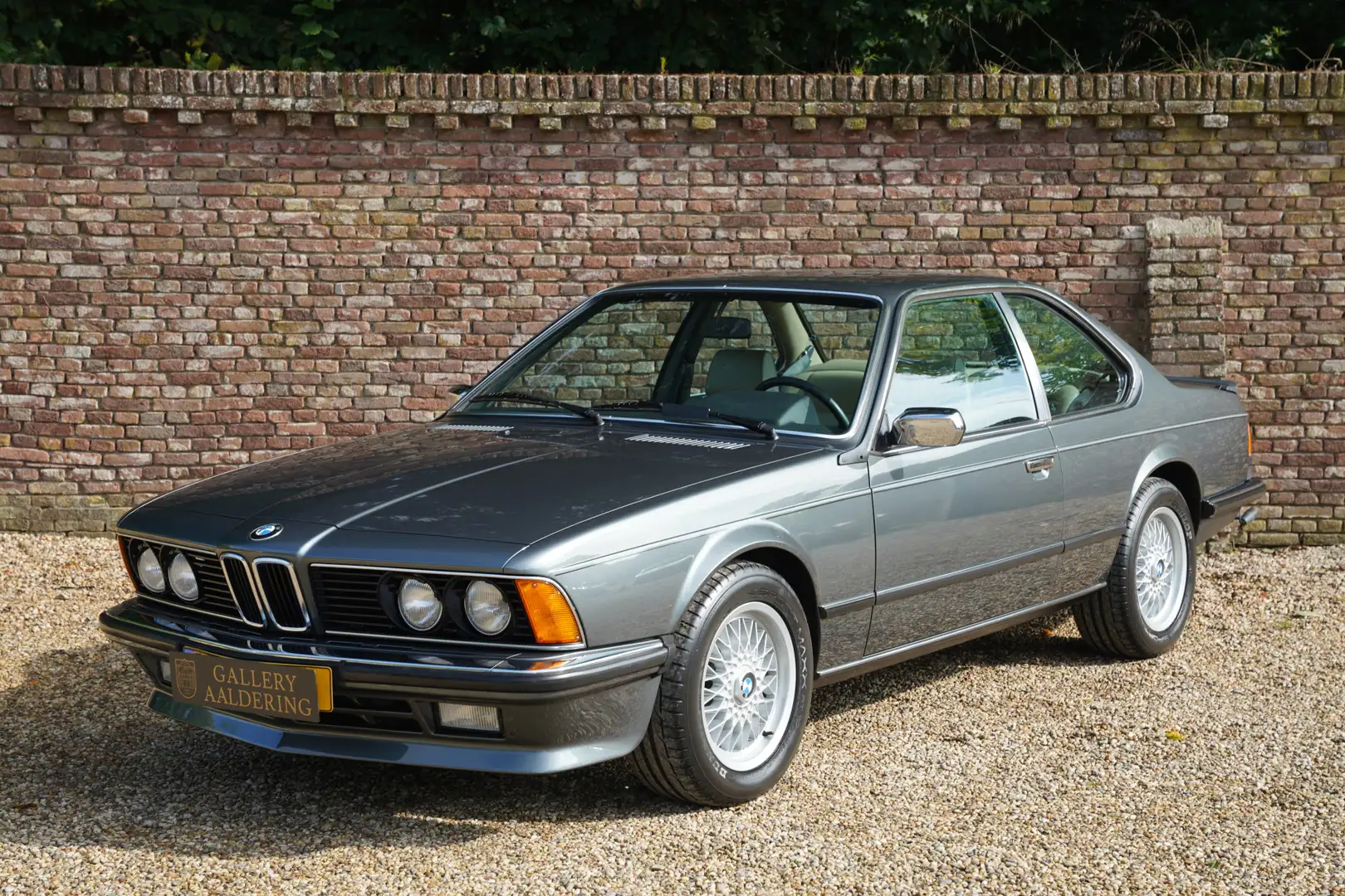 BMW 635 CSi Collectible quality, Original 105.000 kilomete Šedá - 1