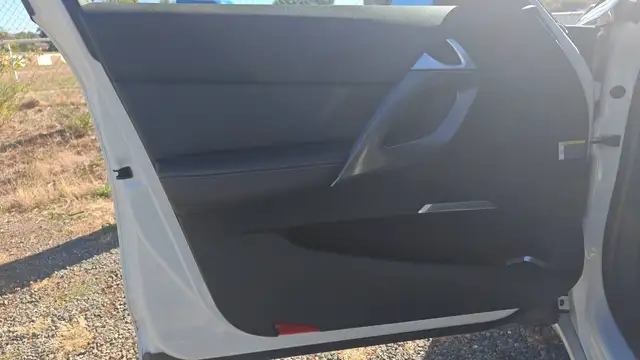 DS Automobiles DS 5 view 7