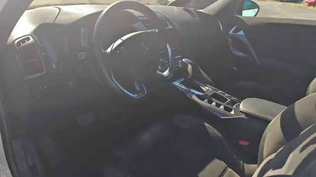 DS Automobiles DS 5 view 8