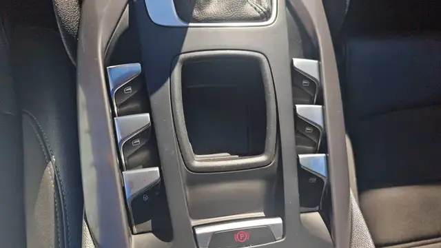 DS Automobiles DS 5 view 13