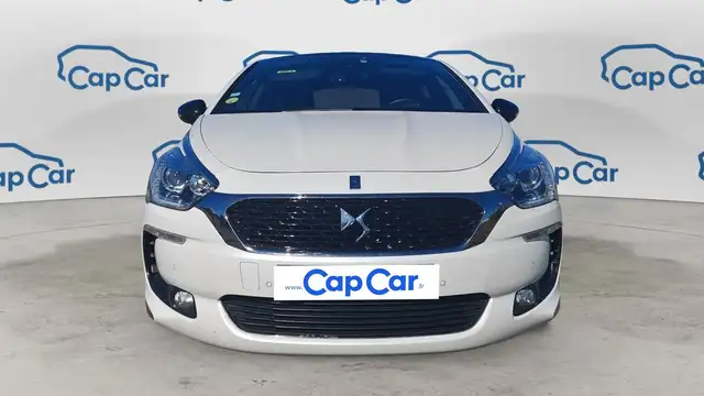 DS Automobiles DS 5 view 5