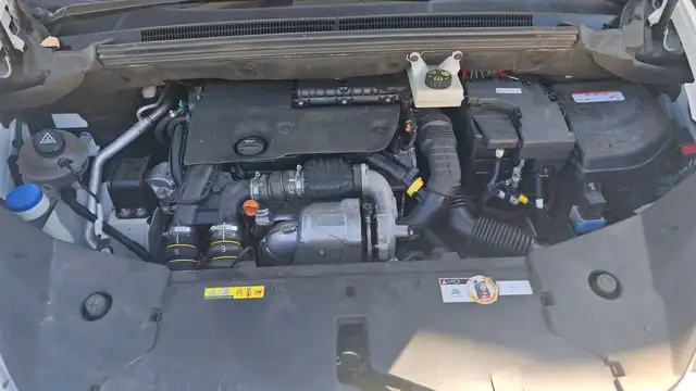 DS Automobiles DS 5 view 15