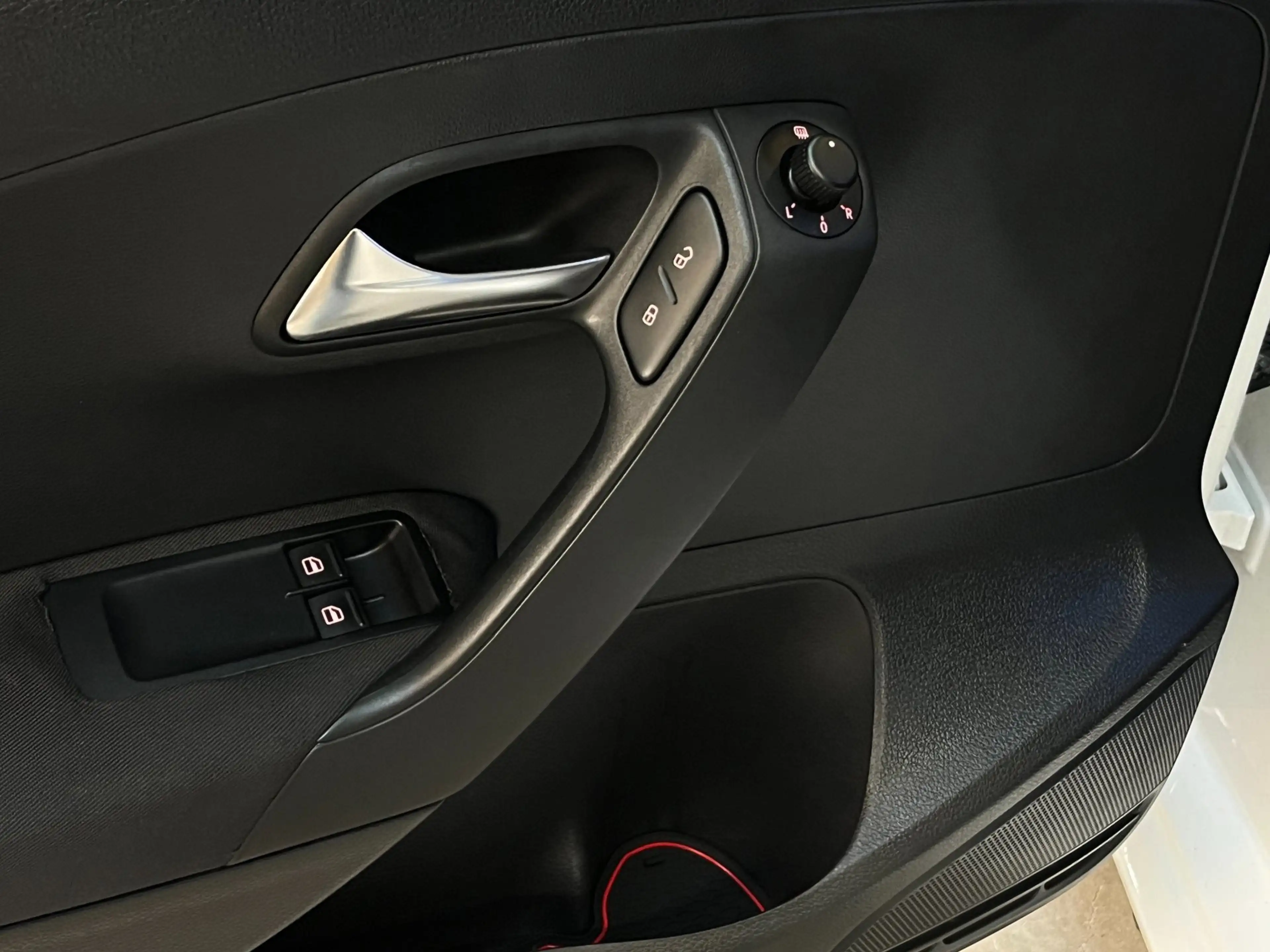 Volkswagen Polo 1.2 TSI Highline Pano/LedXenon/Carplay/ — photo 10