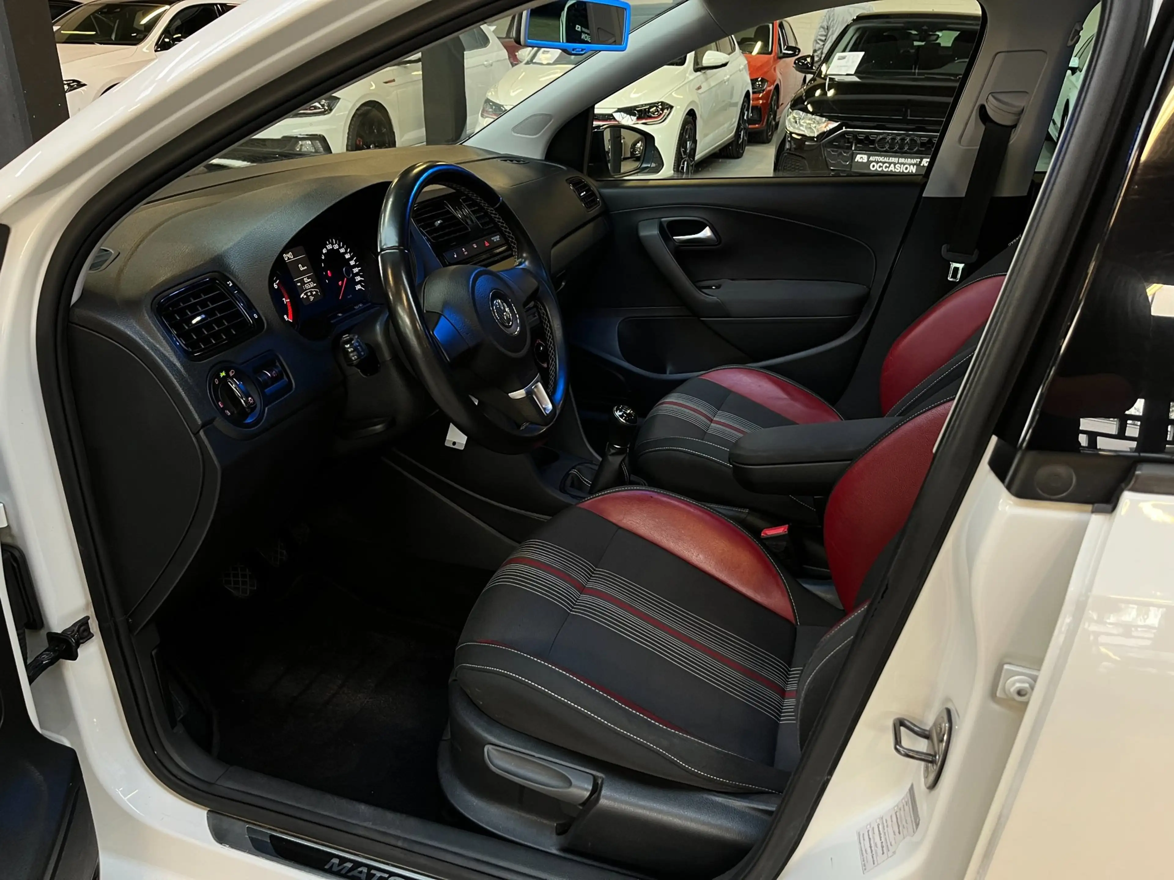 Volkswagen Polo 1.2 TSI Highline Pano/LedXenon/Carplay/ — photo 9