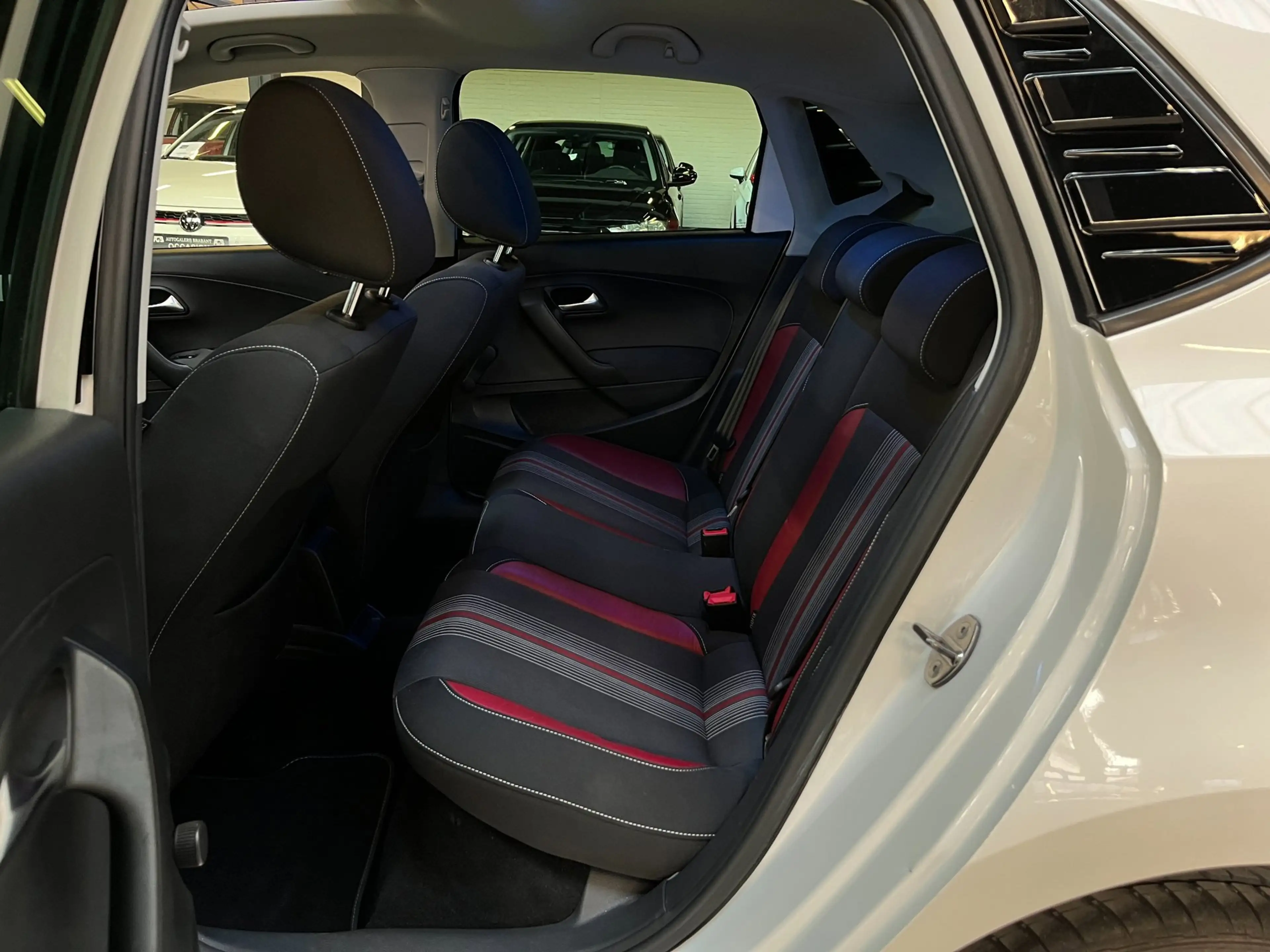 Volkswagen Polo 1.2 TSI Highline Pano/LedXenon/Carplay/ — photo 12
