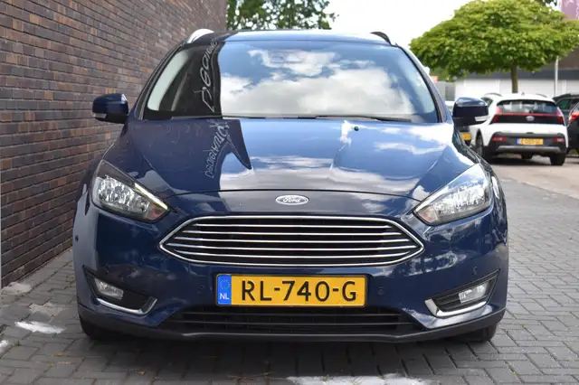 Ford Focus view 4