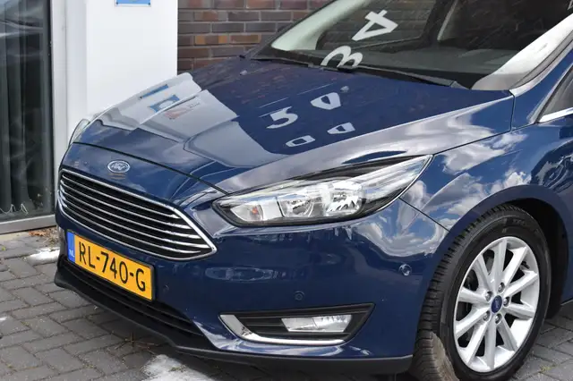 Ford Focus view 7