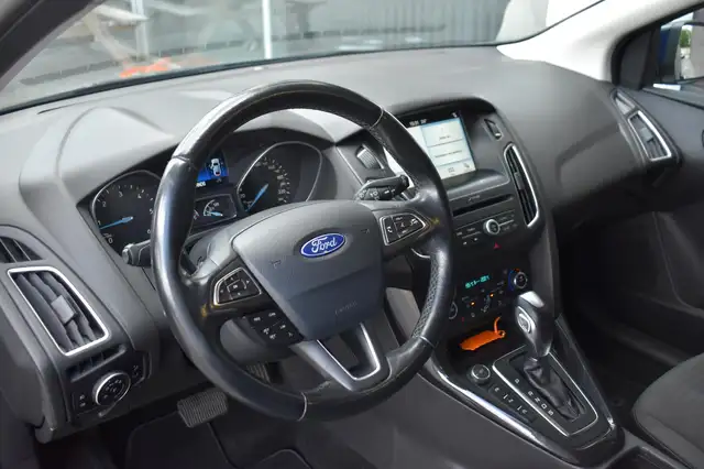 Ford Focus view 5