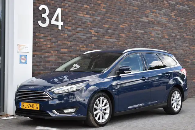 Ford Focus view 2