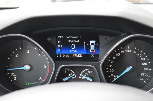 Ford Focus view 15