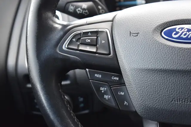 Ford Focus view 13