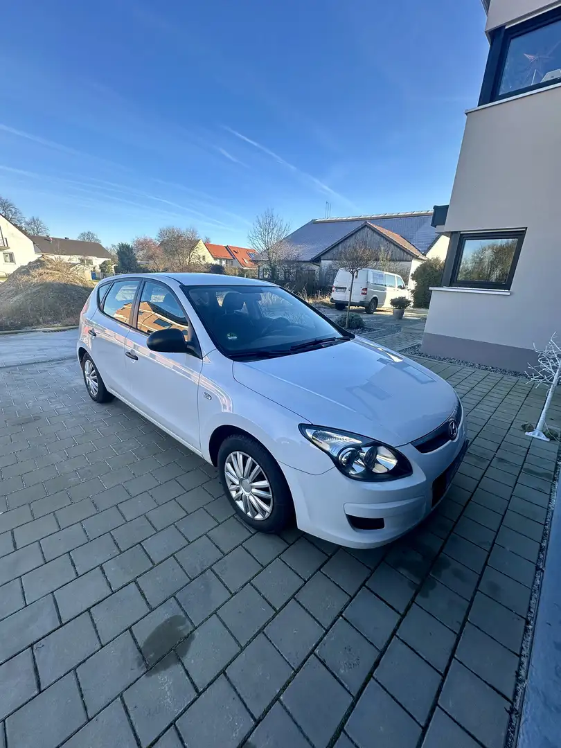 Hyundai i30 1.4 Comfort Weiß - 1