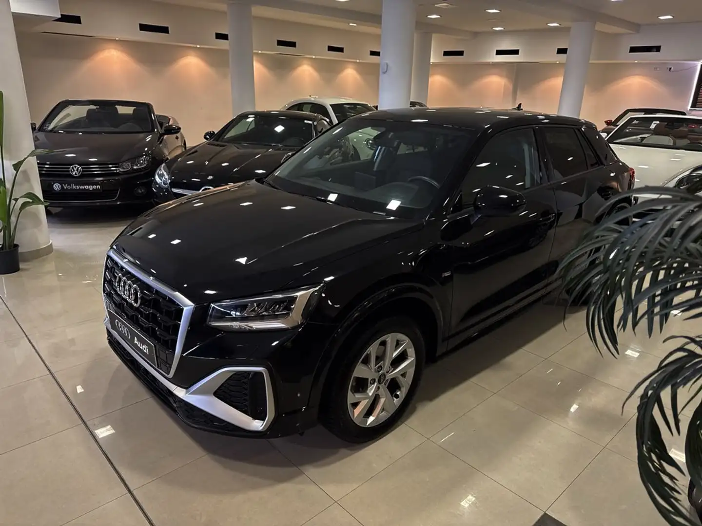 Audi Q2 S line 35 TFSI 110kW (150CV) Noir - 1