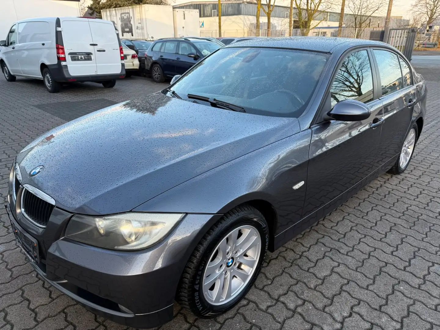 BMW 318 Baureihe 3 Lim. 318i Grau - 1