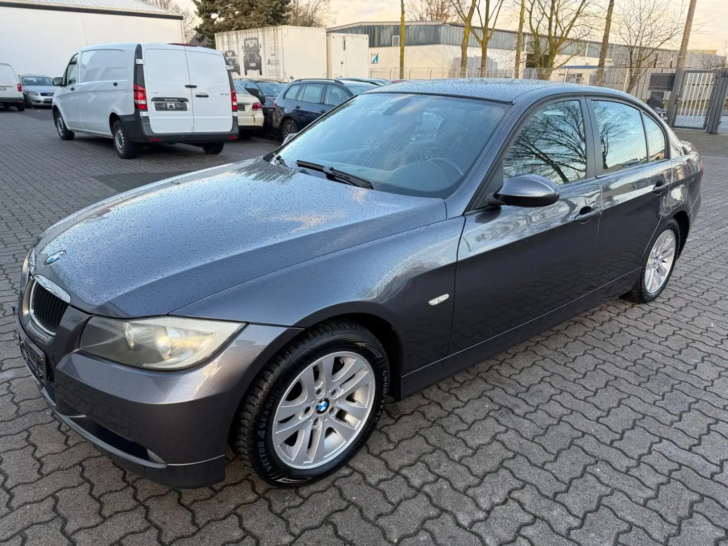 BMW 318 Baureihe 3 Lim. 318i Grau - 2