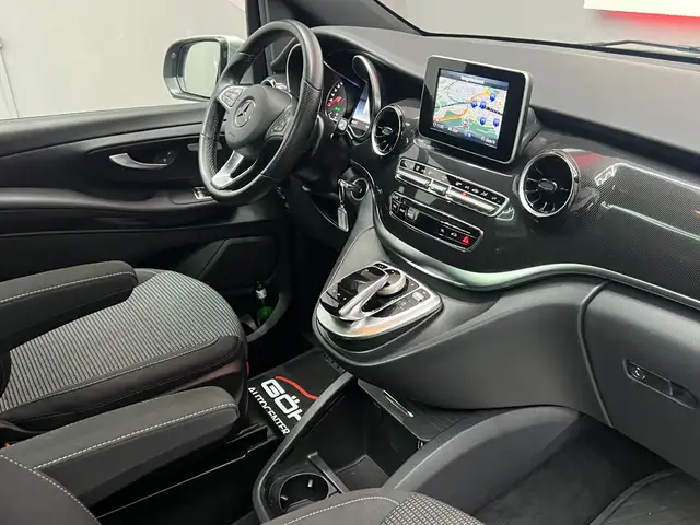 Mercedes-Benz 250 view 11