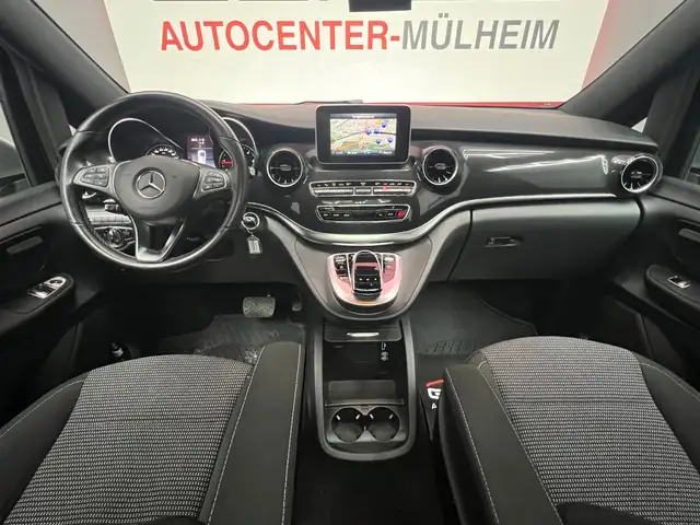 Mercedes-Benz 250 view 10