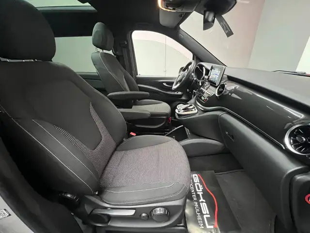 Mercedes-Benz 250 view 12