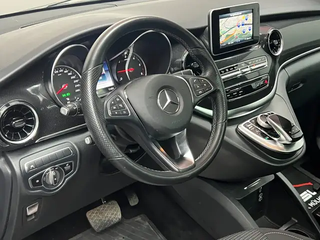 Mercedes-Benz 250 view 7