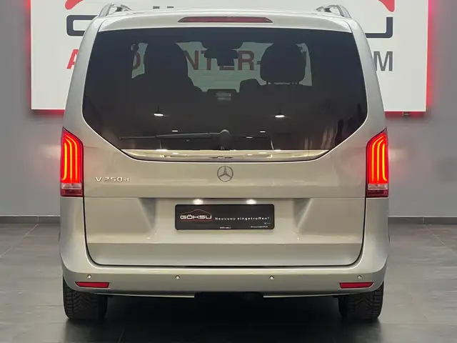 Mercedes-Benz 250 view 5